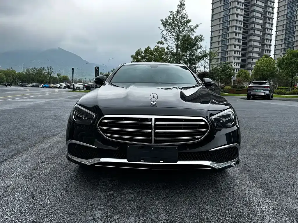 Mercedes-Benz E-Class — фото 10