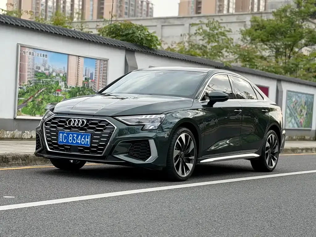 Audi A3 — фото 1