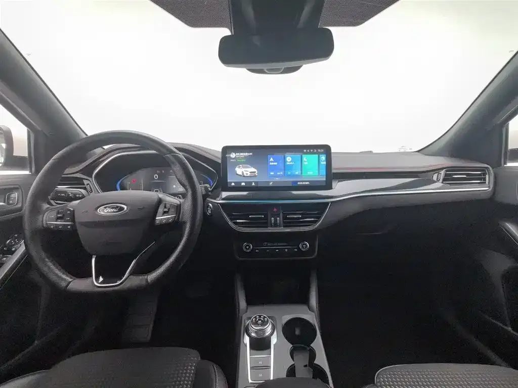 Ford Focus 2022 из CN, фото 5