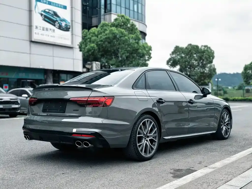 Audi S4 — фото 2