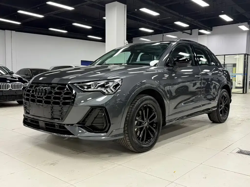Audi Q3 — фото 1