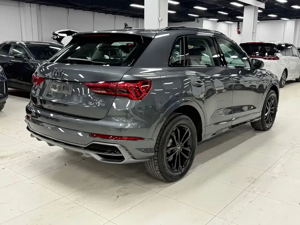 Audi Q3 — фото 10