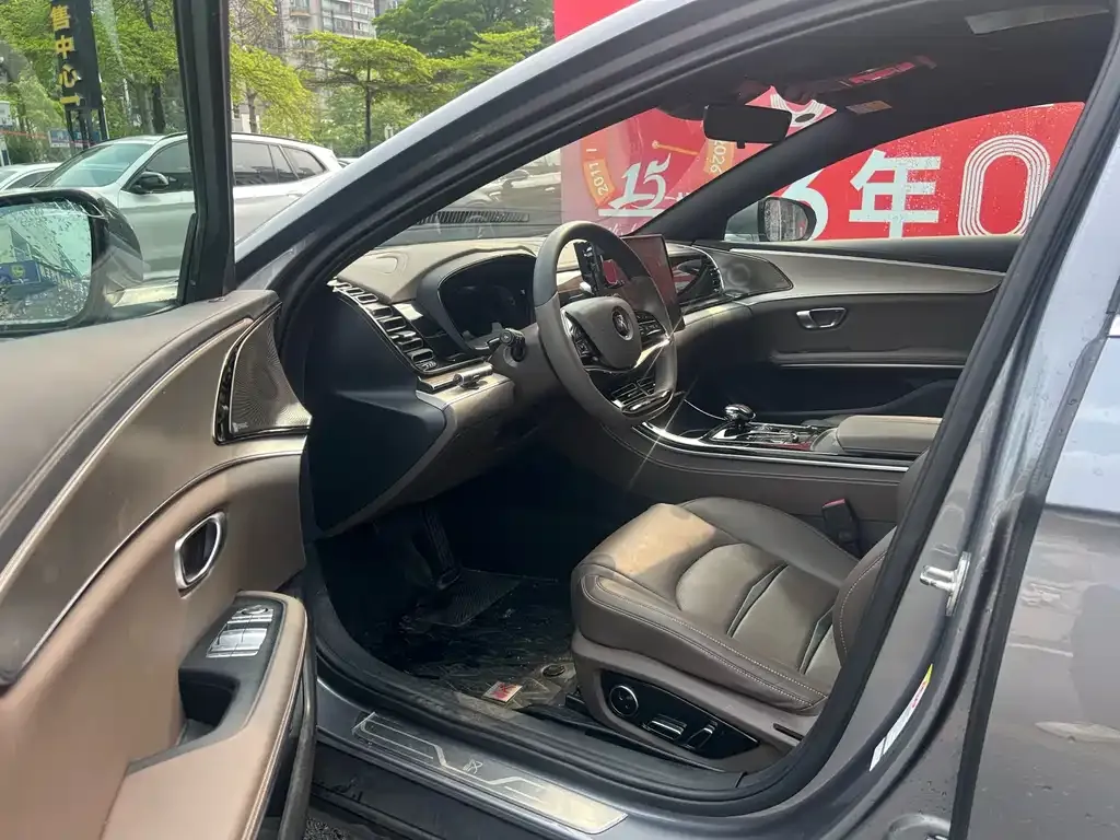 BYD Han — фото 10