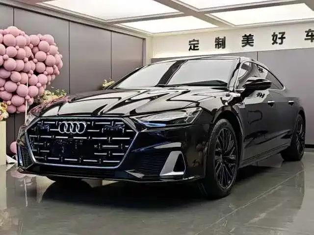 Audi A7L — фото 1