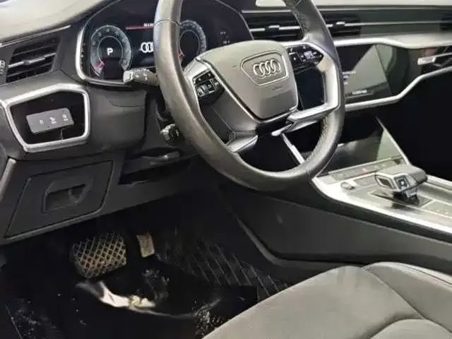 Audi A7L — фото 6