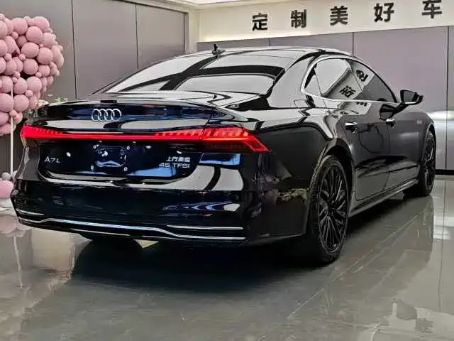 Audi A7L — фото 7