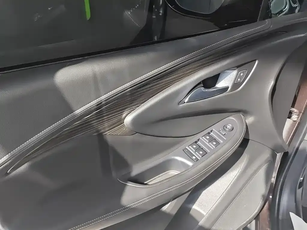 Buick Envision Plus — фото 3