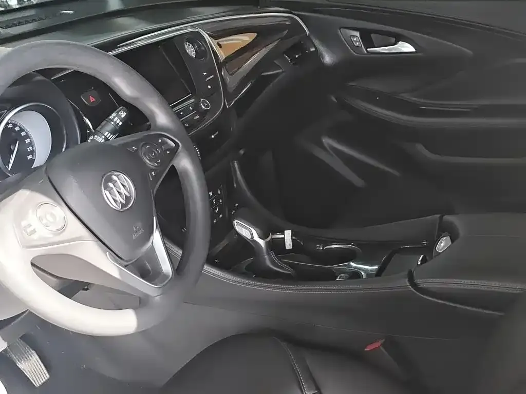 Buick Envision Plus — фото 7