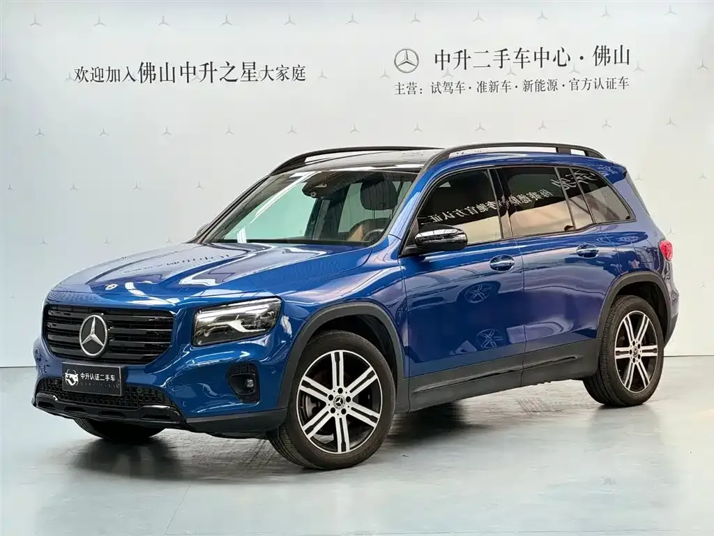 Mercedes-Benz GLB — фото 1