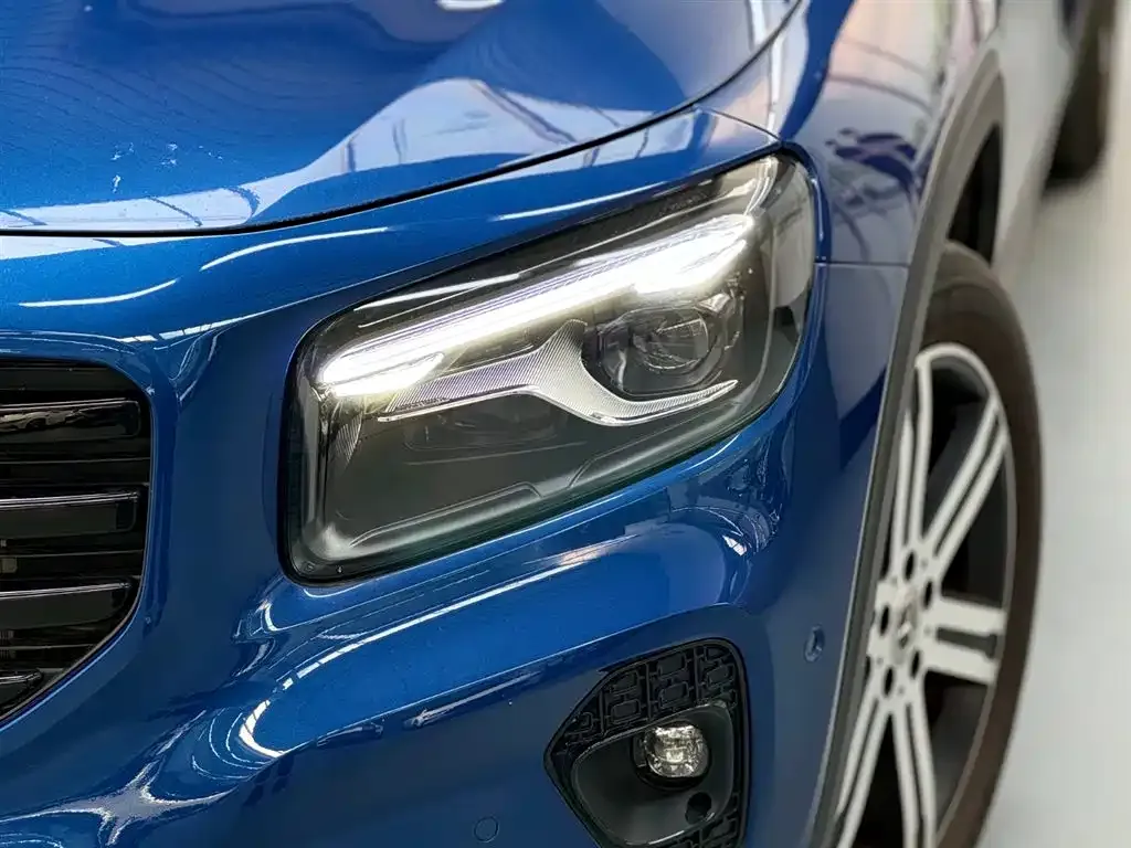 Mercedes-Benz GLB — фото 9