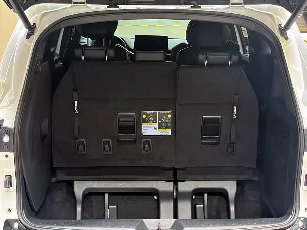 Toyota Sienna 2023 из CN, фото 5