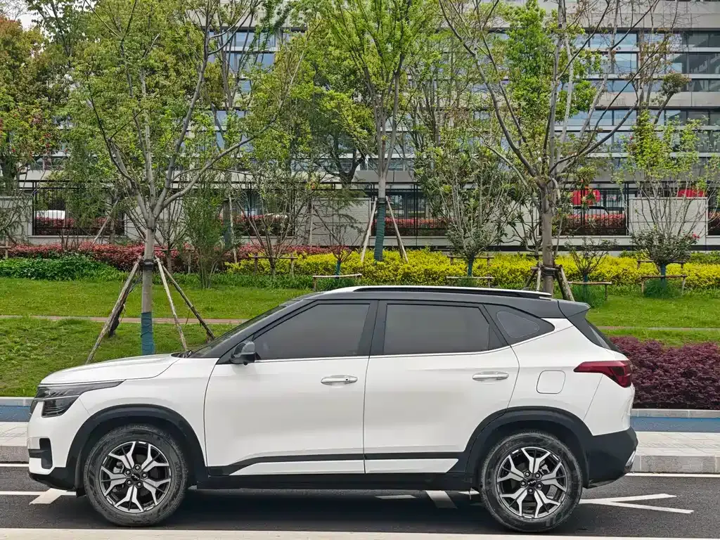 Kia KX3 2022 из CN, фото 10