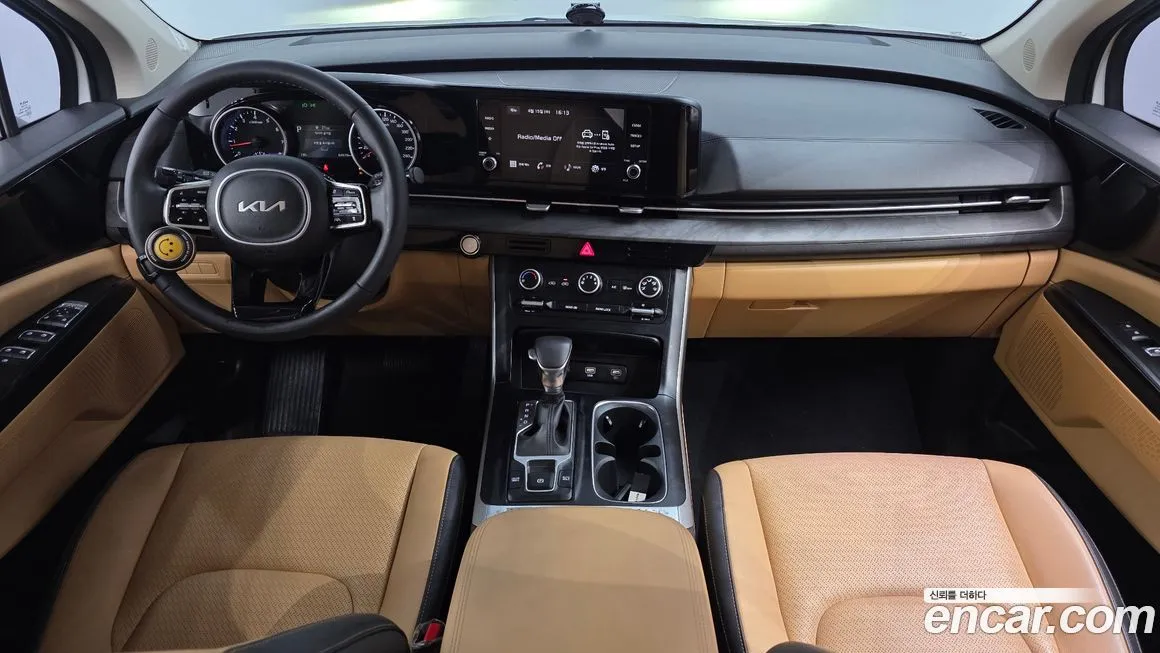 Kia Carnival — фото 10