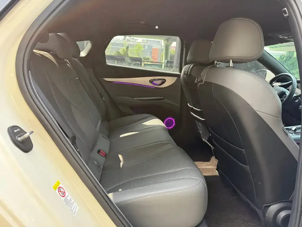 BYD Seal 07 DM-i 2025 из CN, фото 2