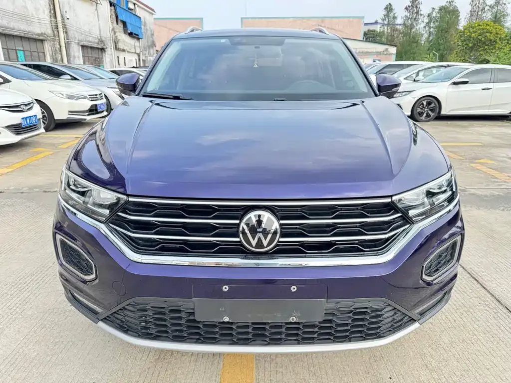 Volkswagen T-Roc — фото 9