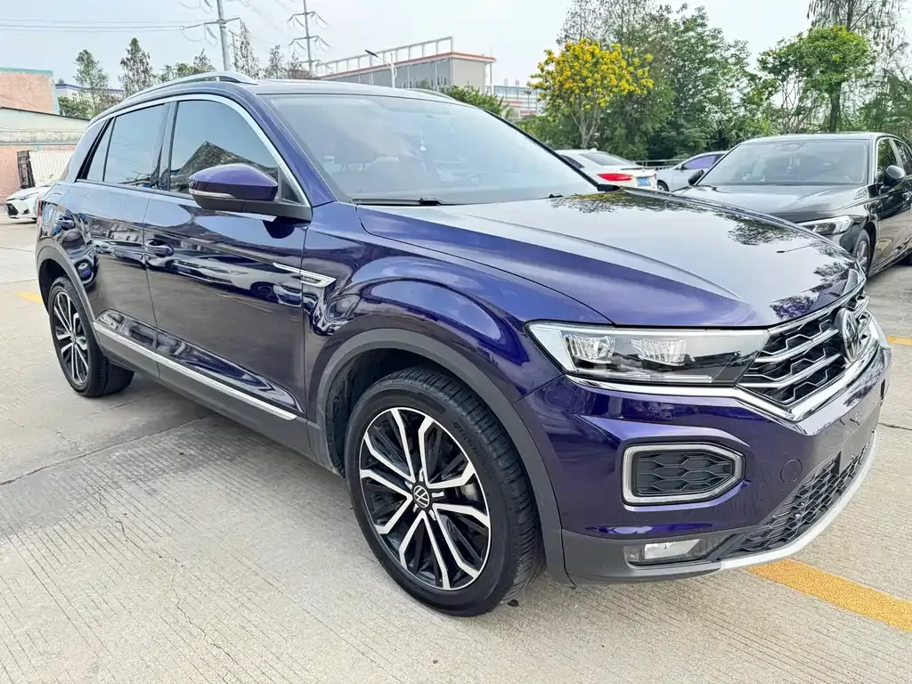 Volkswagen T-Roc — фото 10