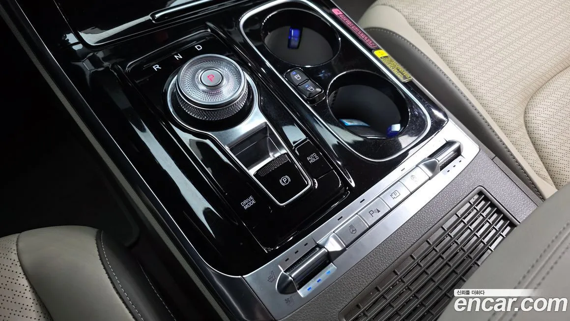 Kia Carnival — фото 10