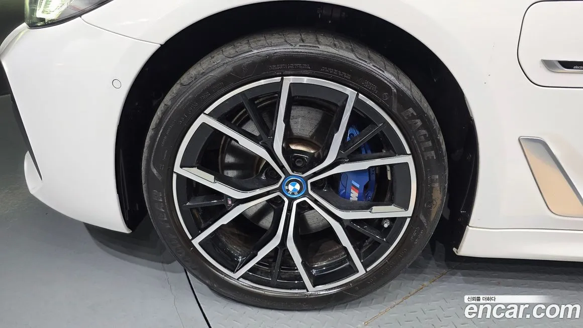 BMW 5-Series 2022 из KR, фото 8