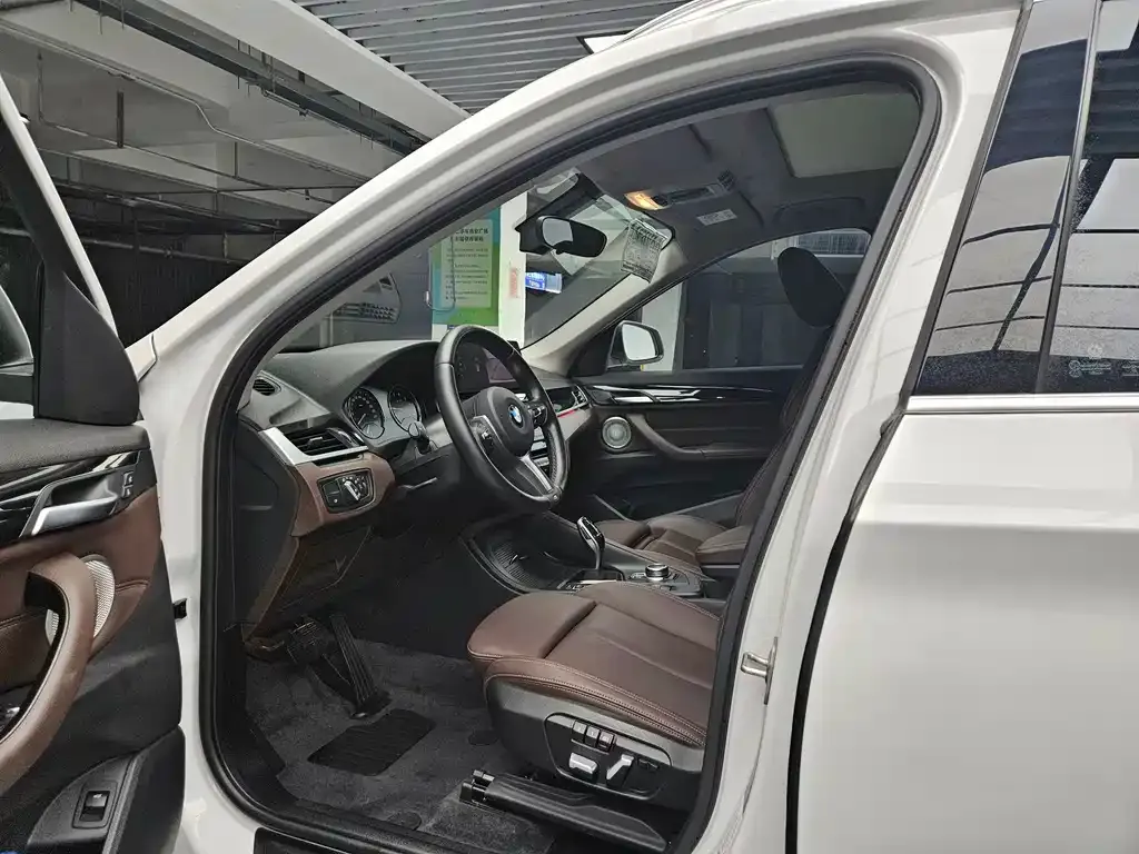 BMW X1 2021 из CN, фото 4