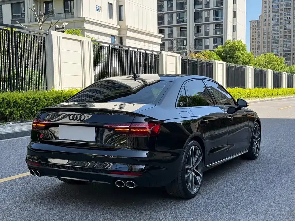 Audi S4 — фото 10