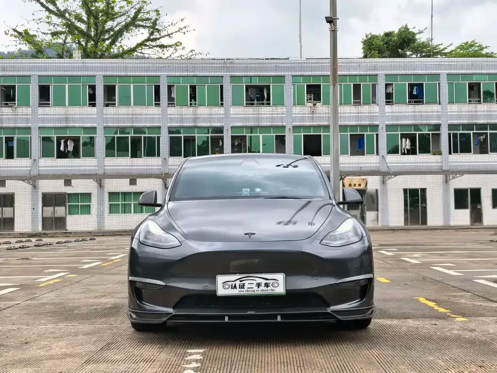 Tesla Model Y — фото 9