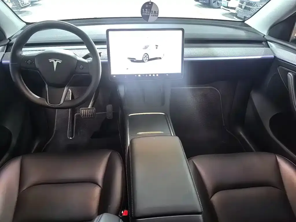 Tesla Model Y — фото 4