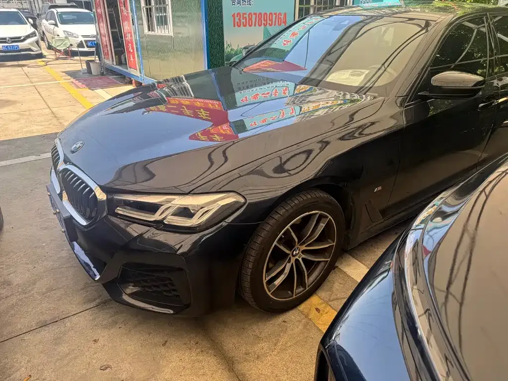 BMW 5 Series — фото 1