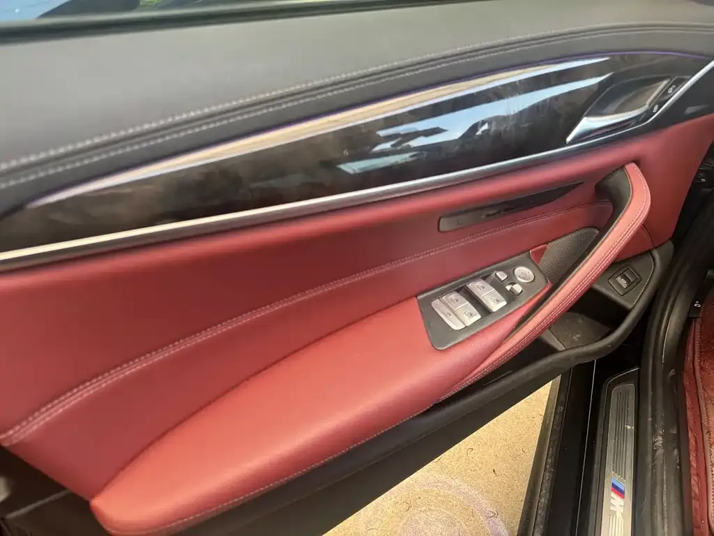 BMW 5 Series — фото 10