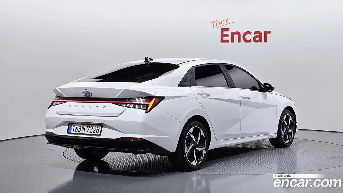 Hyundai AVANTE — фото 5