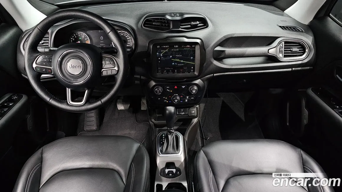 Jeep Renegade — фото 9