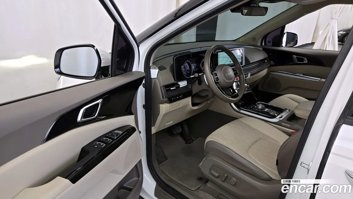 Kia Carnival — фото 10