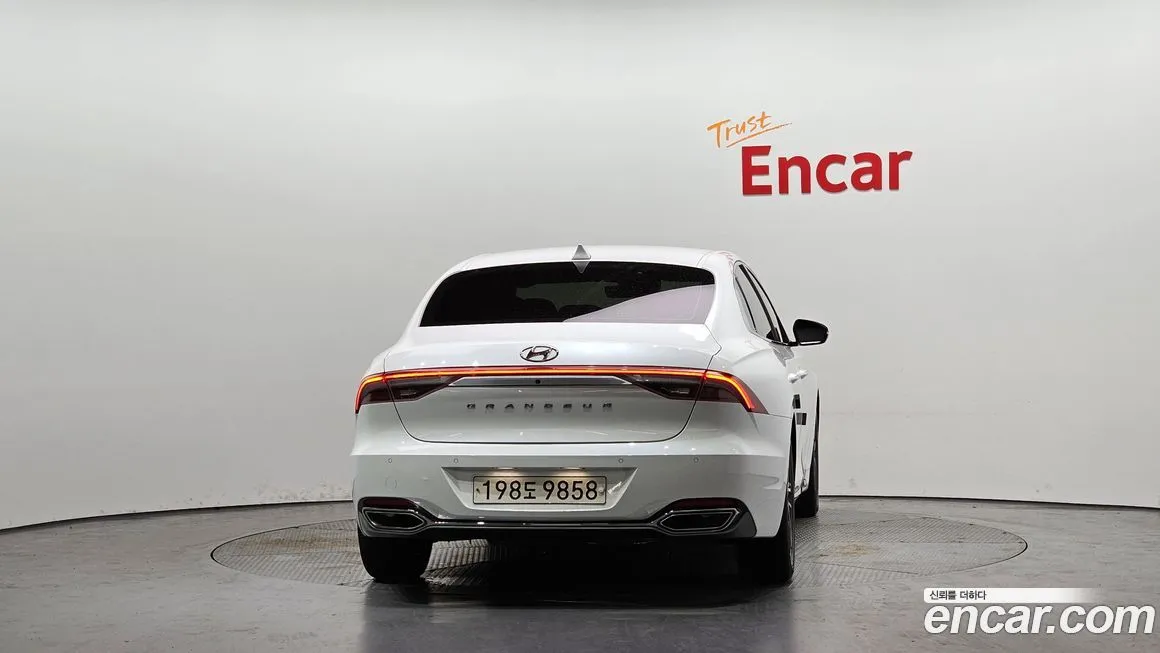 Hyundai Grandeur 2023 из KR, фото 2