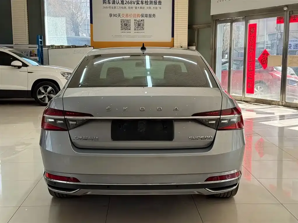 Skoda Superb — фото 3