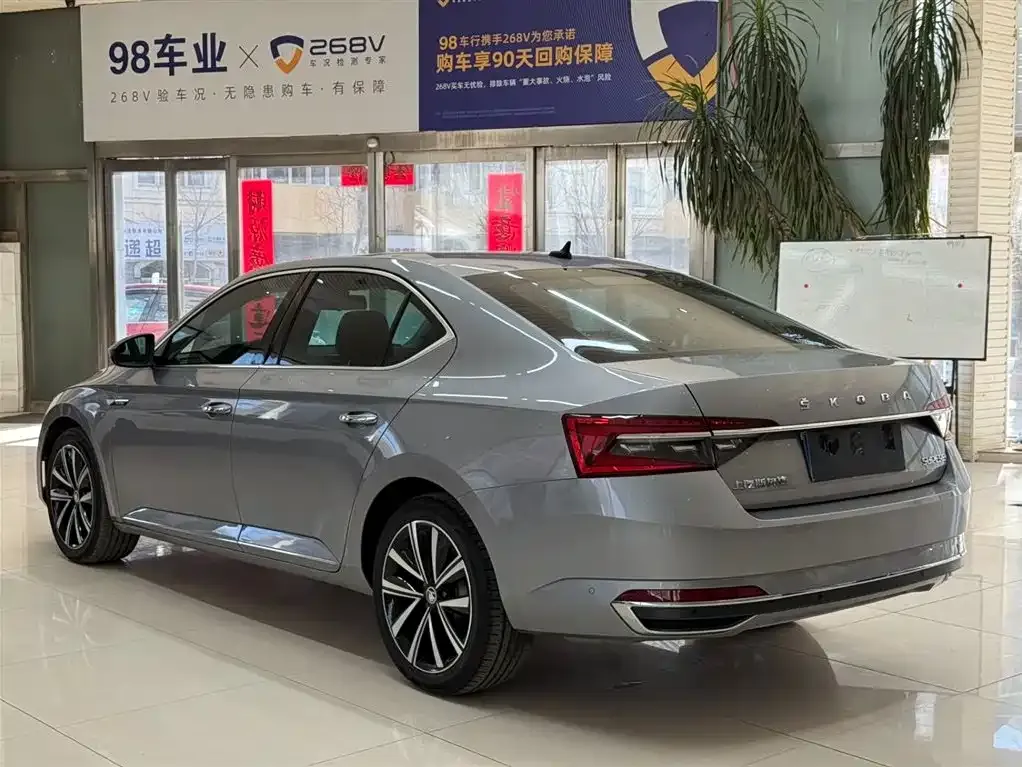 Skoda Superb — фото 9