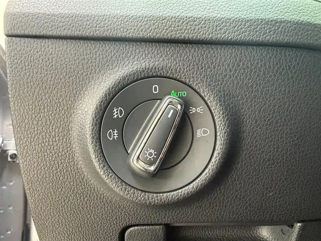 Skoda Superb — фото 10