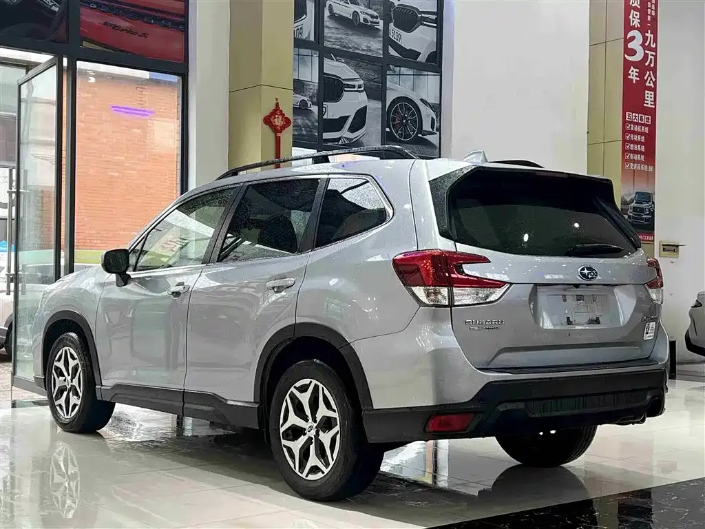 Subaru Forester 2022 из CN, фото 10