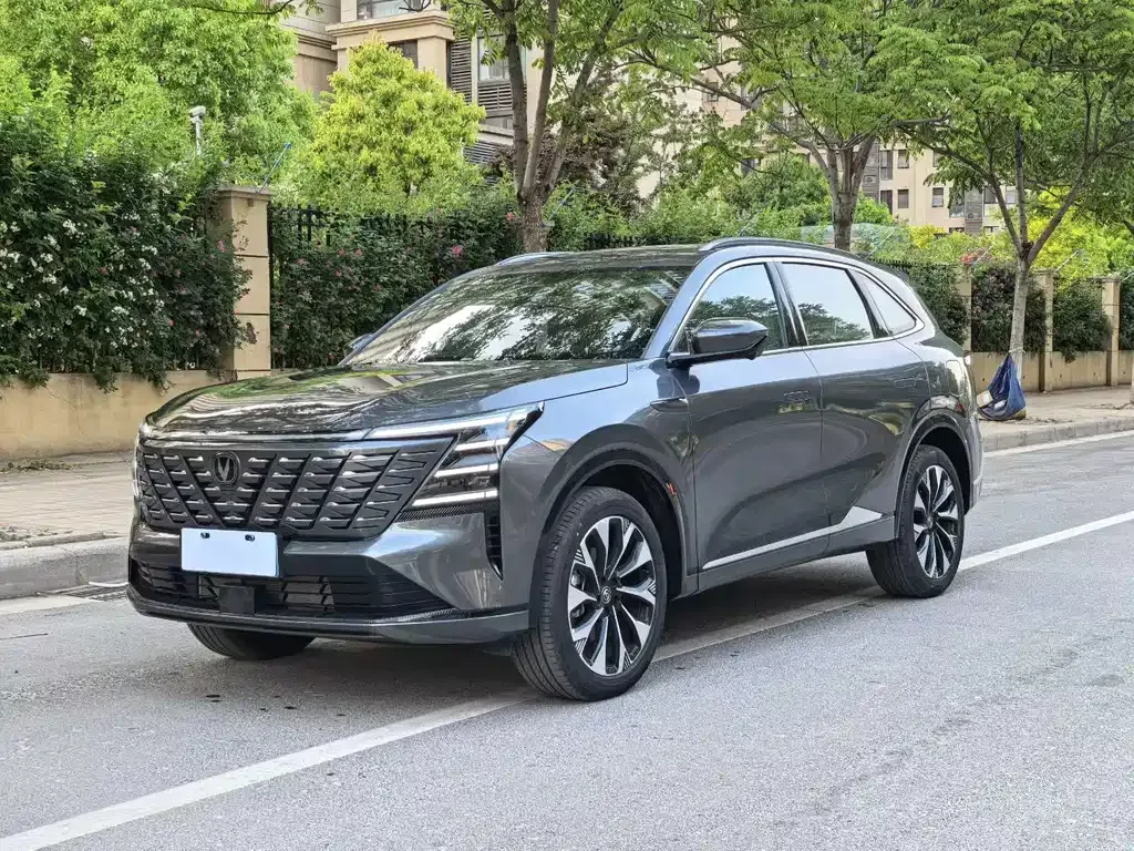 Changan CS75PLUS — фото 1