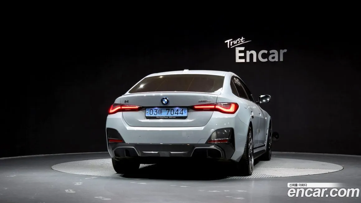 BMW i4 — фото 4