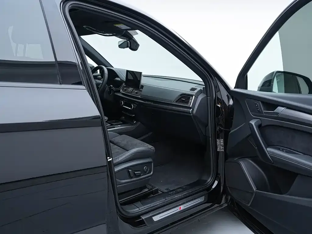 Audi Q5L Sportback — фото 6