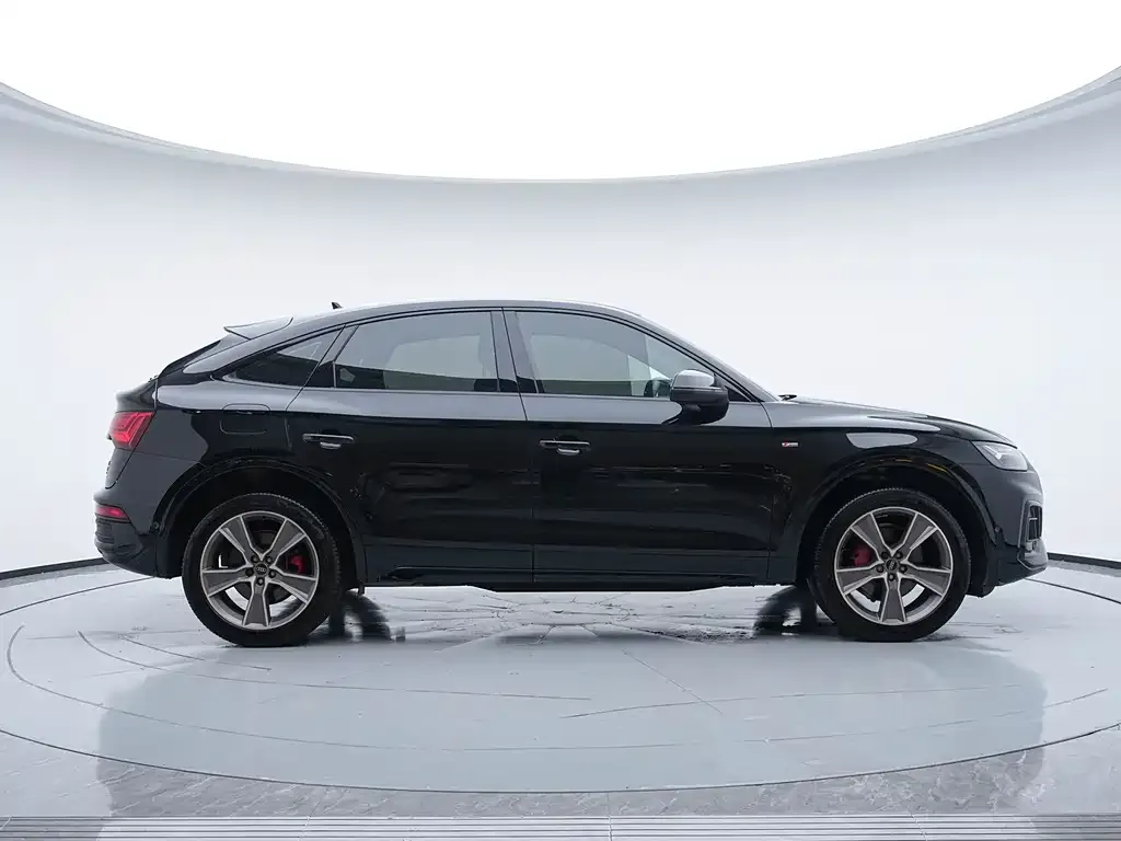 Audi Q5L Sportback — фото 7