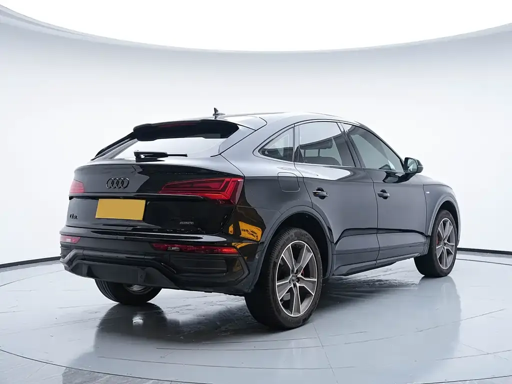 Audi Q5L Sportback — фото 10