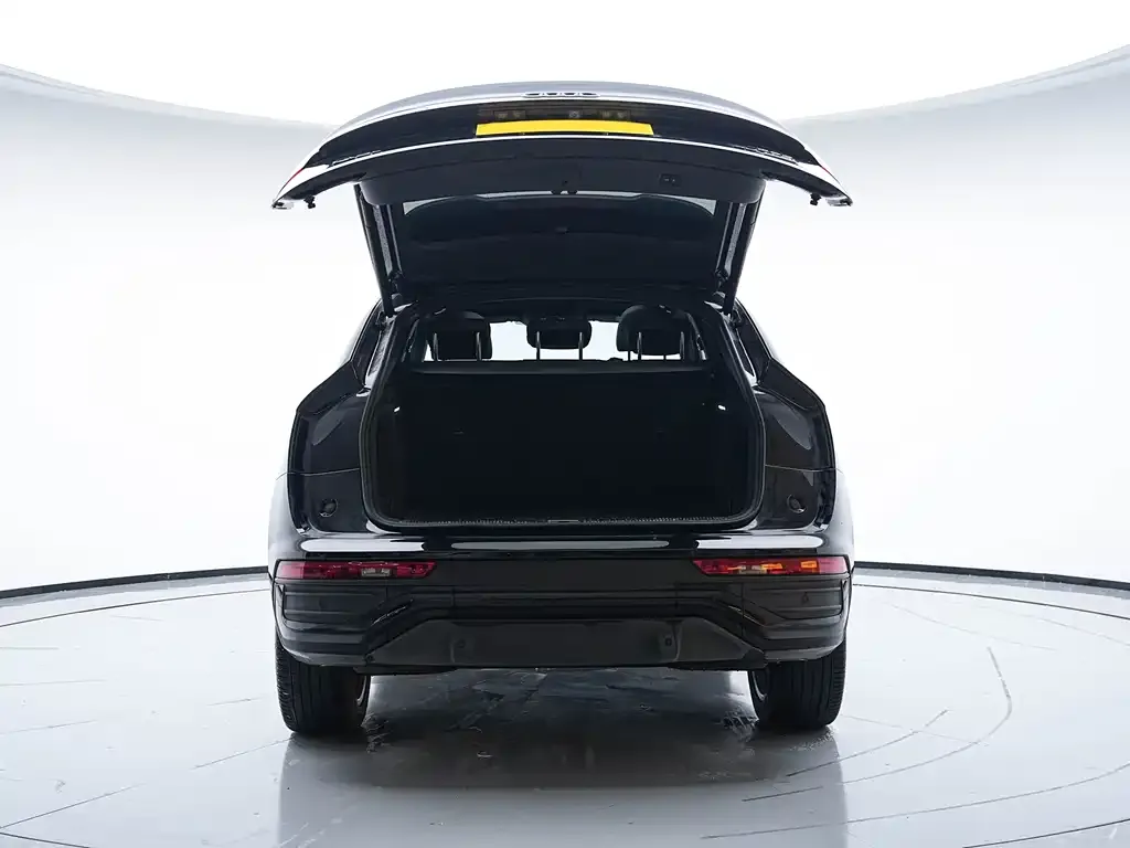 Audi Q5L Sportback — фото 3