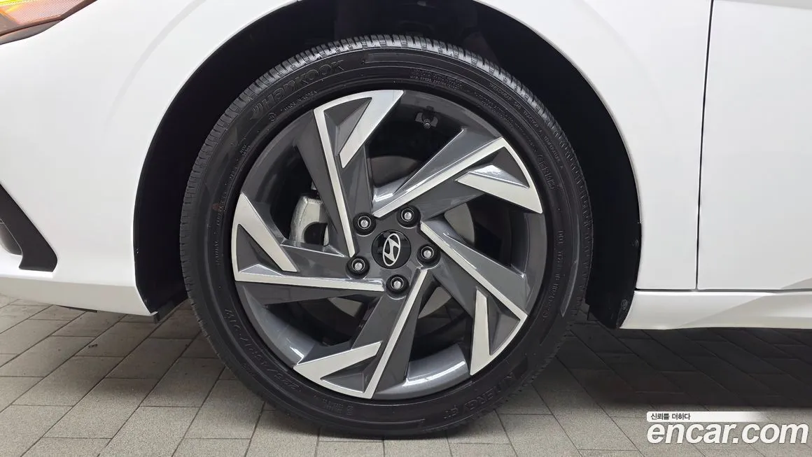Hyundai AVANTE — фото 2