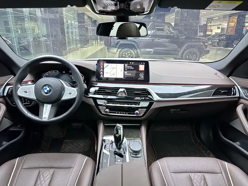 BMW 5 Series — фото 10