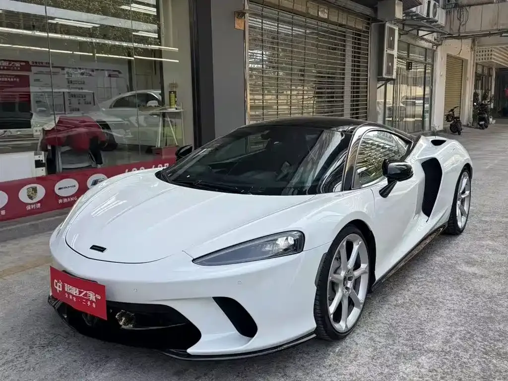 McLaren GT