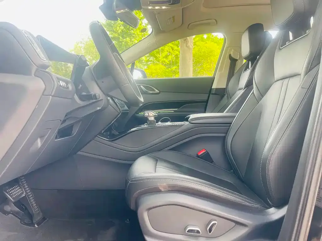 Hongqi HS3 PHEV 2024 из CN, фото 7