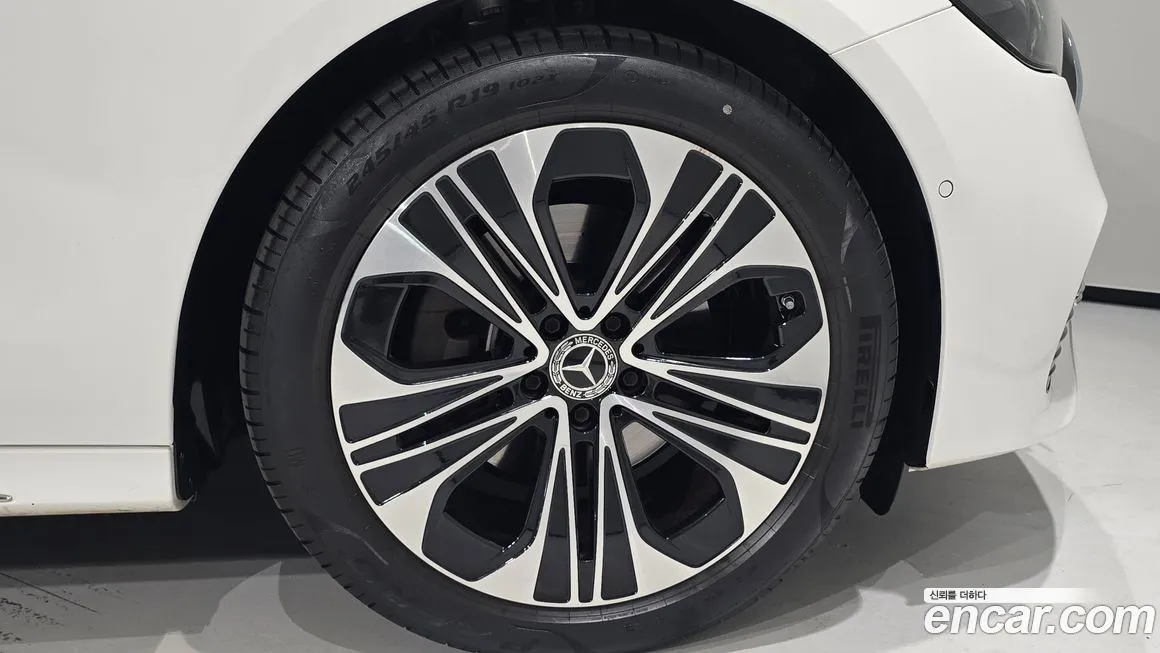 Mercedes-Benz E-Class 2024 из KR, фото 9