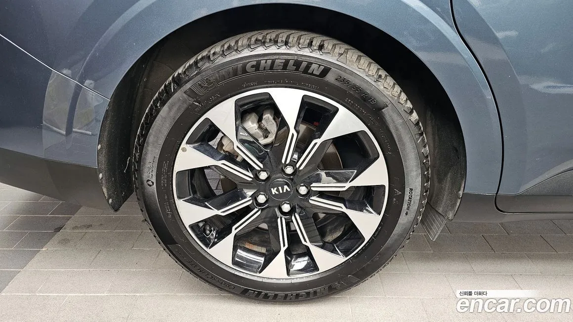 Kia Carnival — фото 10