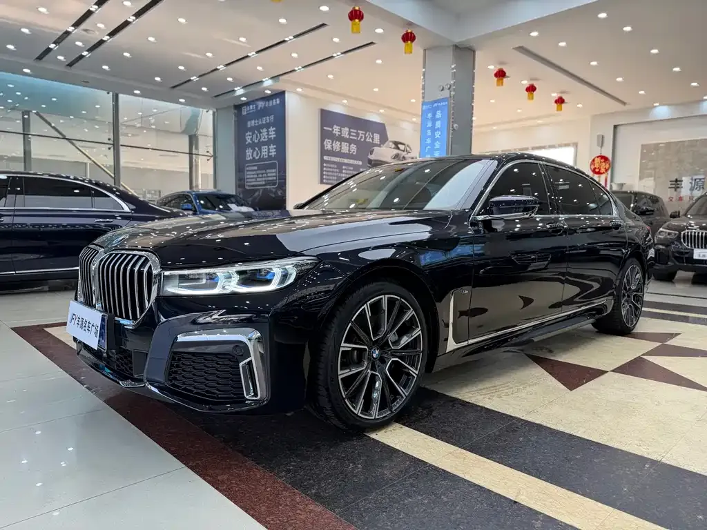 BMW 7 Series — фото 1