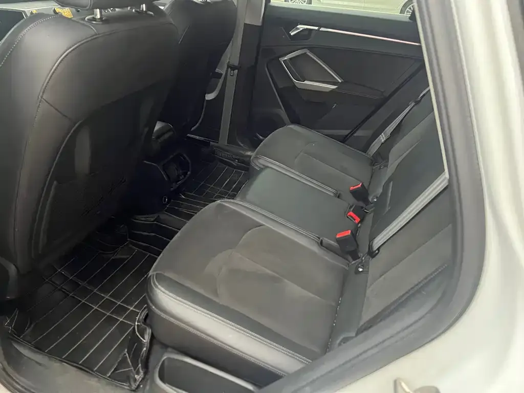 Audi Q3 2021 из CN, фото 3